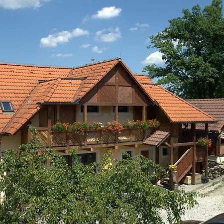 U Candru Гостевой дом 3*